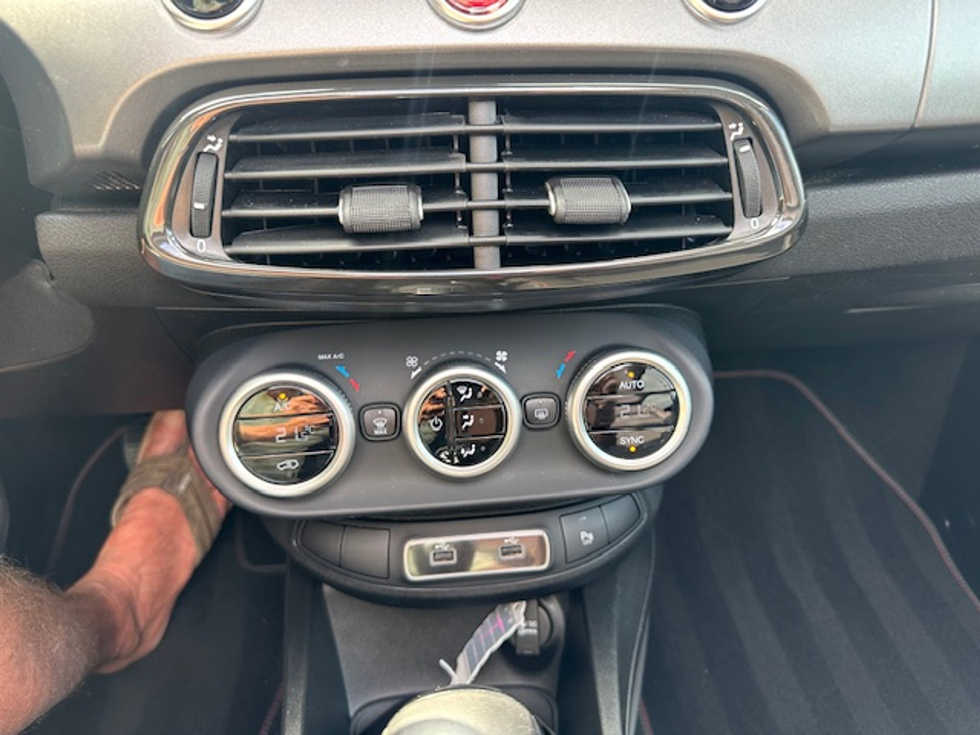 46478903-14.jpg